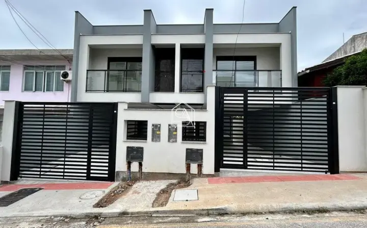 Sobrado em Barreiros, São José